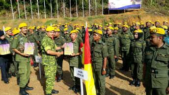 zeekay15's tweet photo. Tabik RT @RELA_N9: #UKMRK2013 Pnyrhn goodies kpd Ket.Kontijen Negeri oleh Tn @zulkifliabidin #PLRWT http://t.co/czPm4J3aFH