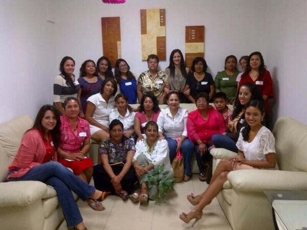 PRITUXTLA's tweet photo. Mujeres líderes seccionales tomaron taller para empoderar liderazgo #PRITuxtla @PaulinaConde @noecastanonr @ralbores http://t.co/SIEVYjafua