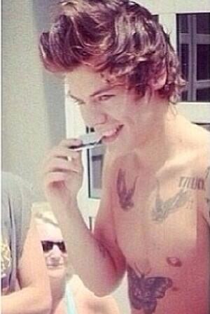 classyzarry's tweet image. I need some holy water #ohyeah1d