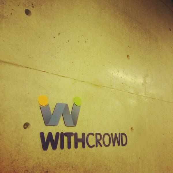 withcrowd's tweet photo. 사진은 위크사무실 입구! 센스 있는 분들은 벌써 '어? 벽이 뭔가 특이한데?'라고 생각하셨을겁니다. 위크사무실의 벽면은 모두 사진처럼 ㅇㅇㅇㅇㅇㅇ로 이루어져있습니다. 동그라미에 들어갈 단어는 무엇일까요? http://t.co/NJylSxWXZt