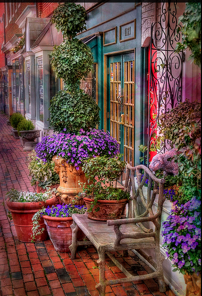 CottageAntiques's tweet photo. There's nothing like a charming porch - this one is on King Street in Alexandria, Virginia http://t.co/OmCAKyv0Kl