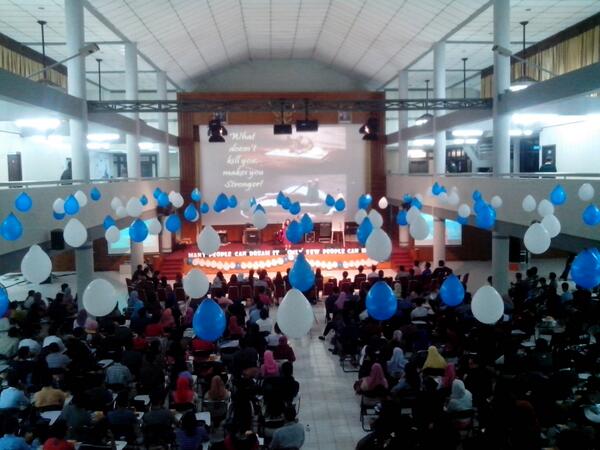 InfoGHK's tweet photo. #SeminarMerryRiana lagi berlangsung nih. Ayo merapat ke GSG Fakultas Teknik Telkom University! http://t.co/9Ev011ncv3