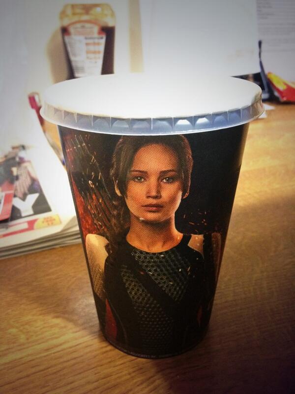 ChrisJones10's tweet image. Why does my Milkshake keep bringing all the Hunger Games to the yard? #kelis #oldreference