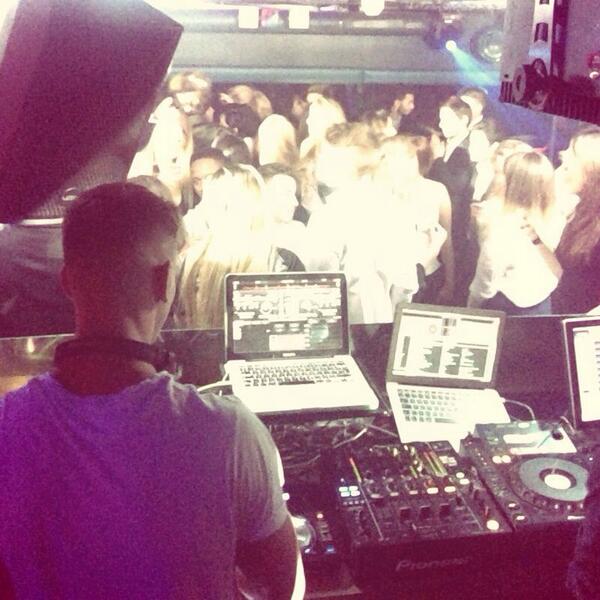 Mr_WillTurner's tweet photo. @boujis last night went off! http://t.co/1ubbxaapUC