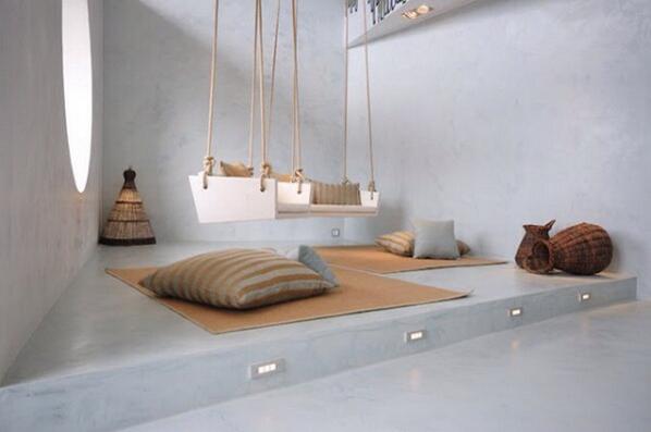 Подвесные качели внутри дома - тренд современного интерьера.  #interior #design