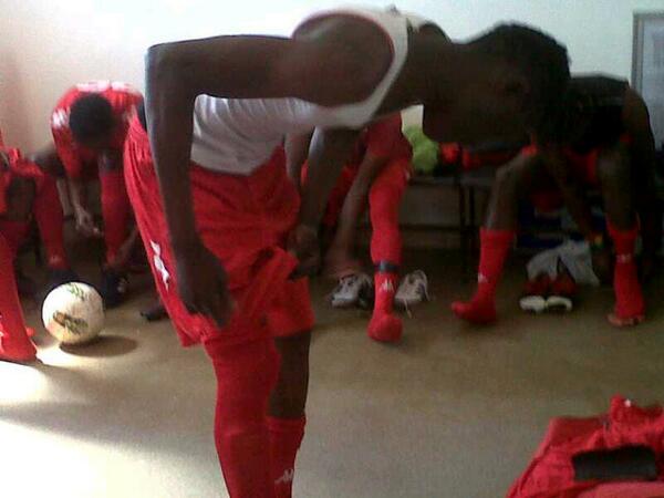 Kekelikonu's tweet image. In the dressing room south africa vodacom league second divission#konu ...#2shirt