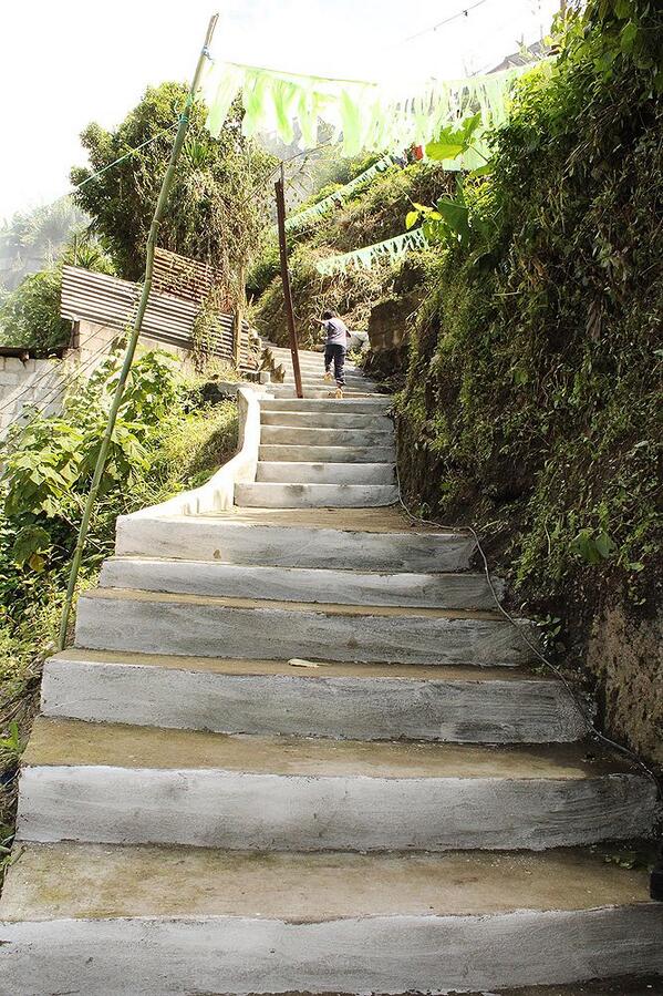 muniguate's tweet photo. Nuevo caminamiento en colonia Bella Vista, zona 3.
http://t.co/vX4ToxJUoA
#Guatemala #UnaCiudadParaVivir #Obras #Zon… http://t.co/xxz205Il1V
