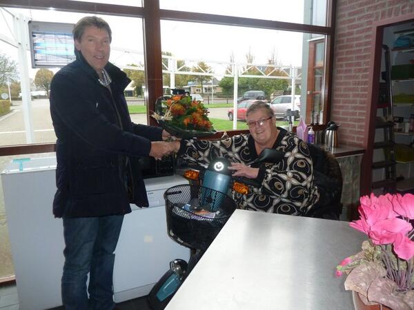 Overhandiging magnetron en vaatwasser aan SPGIJ. spgij.nl
bit.ly/1amUjB0