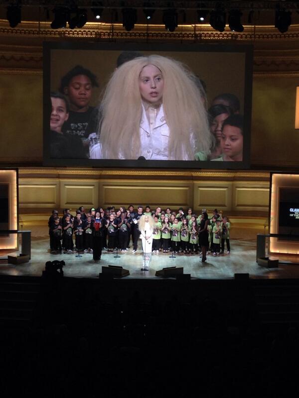 HannahBTWF's tweet photo. Amazing night last night. Congrats to all of the amazing GLAMOUR Women of the Year, and especially to @ladygaga :) http://t.co/rLQXb7WYcL