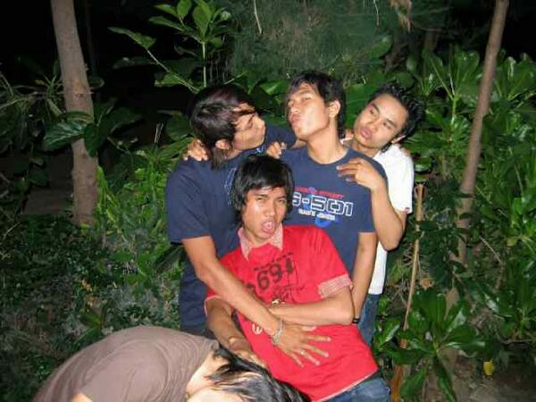 Krischen_712's tweet photo. Ini foto jaman kapan? Ap jaman maho2 belum eksis mungkin,, lol http://t.co/0kY6NXwXja