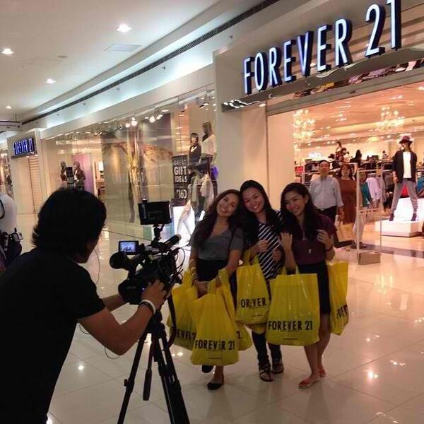 VelvetChannel's tweet photo. Our All-girl Getaway winners would like to thank @Forever21ph for the awesome shopping spree! ☺️ (© @monikersss) http://t.co/f5b8hZMyRd