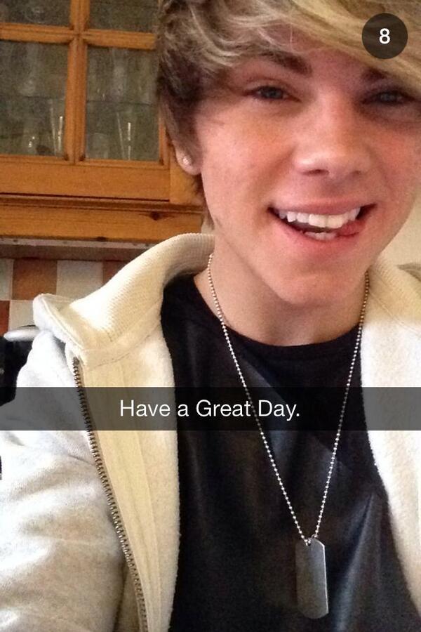 overloadstagram's tweet image. jordis snapchat story brb crying