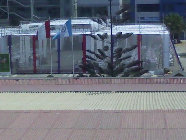 Christian_9428's tweet photo. @UCV con la musica elegante tan solo de corbata jajaja http://t.co/nakLmiruXN