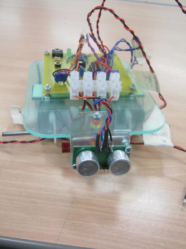 FalliElectronic's tweet image. Zoe's Ultra Sound line following buggy is nearly finished, she has worked hard!