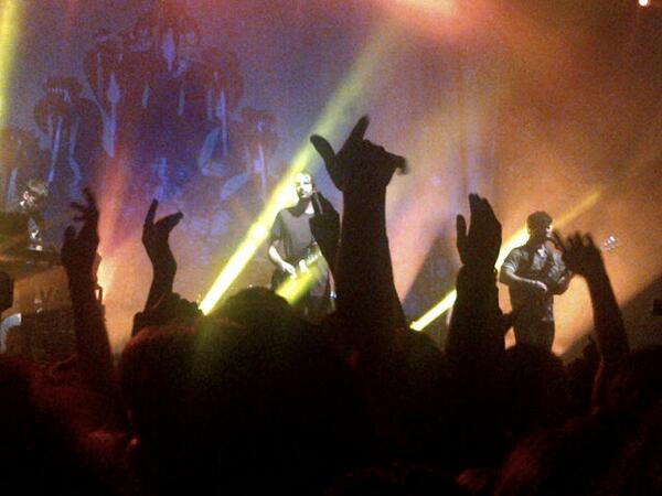 charrierrom's tweet photo. @foals fucking good sound tonight ! http://t.co/Cv40meftOJ