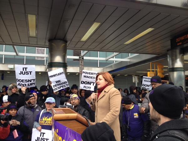 Standing in solidarity with airport workers and <a href="/32BJ_SEIU/">32BJ</a> to demand a living wage.