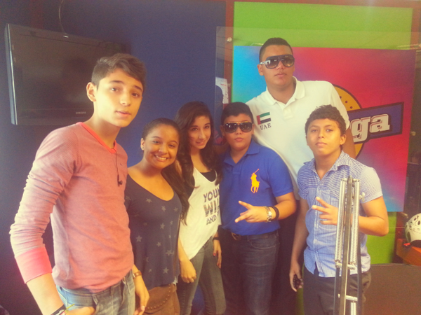 ReporterosMega's tweet photo. Los @ReporterosMega junto a @BigalyLJake en @lamegaquilla http://t.co/eNcaatxWHl