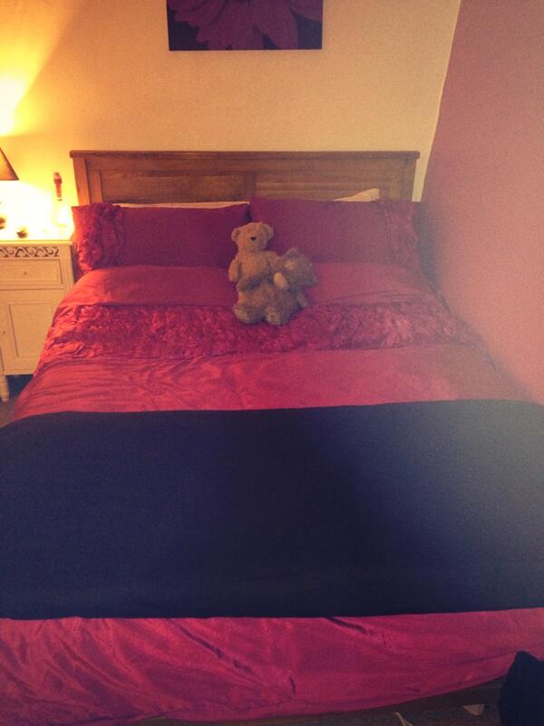 CoralieTooke's tweet image. This is why I love having a cleaner and assistant! #freshlymadebed #cleanbedding #cosy #tidy ￼❤️😊