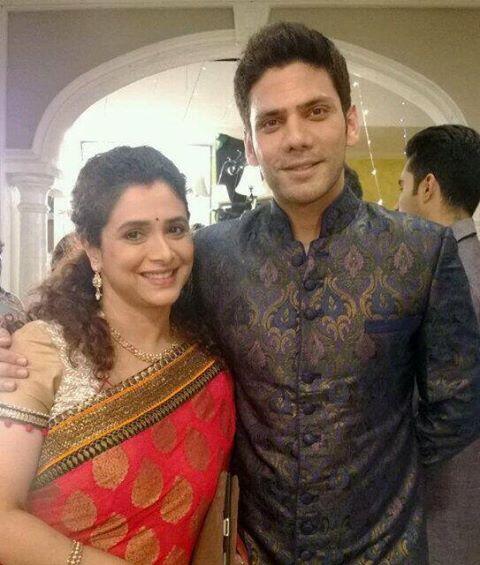 MeriBhabhi's tweet photo. Amrit &amp; Anand. RT if you love there Mother-Son Relationship. @Vipul_Gupta17 http://t.co/wdbpL9xRwB