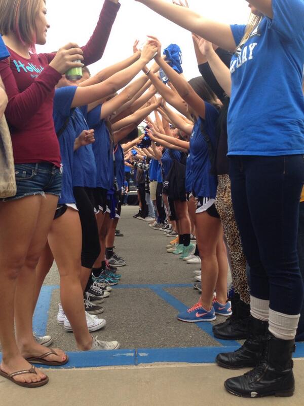 CSUSM's tweet photo. Getting ready to welcome the basketball teams at #CSUSMhomecoming Pep Rally with a human tunnel. #backtoCSUSM http://t.co/oFqxh0p65P