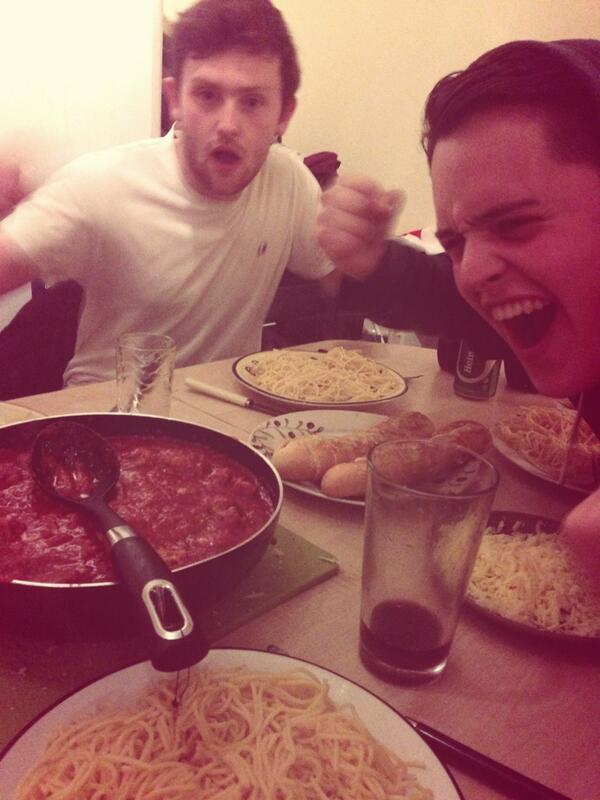 joelynskey's tweet photo. Raw emotion as #MeatballMondaysOnTuesdays finally comes around @keown01 @p_madden http://t.co/oVRHzSpUVO