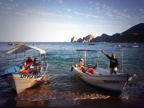 MedanoBeachCabo's tweet photo. About to take a fun ride to The Arch and back!!! #love #loscabos #visitcabo #medanobeach http://t.co/6oGz0RCEuu