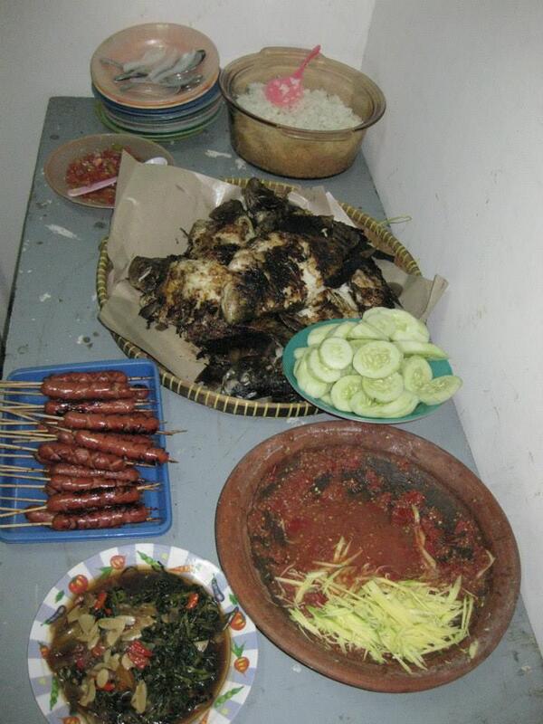 ini hasi masak seharian temu kena calon anggota 2013 <a href="/MAPAUS_UBAYA/">MAPAUS_UBAYA</a>