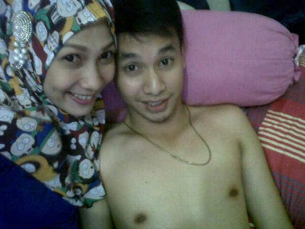 mimi_sadam's tweet photo. Poto sblm bobo wkwkwk #cipok @SadamEci http://t.co/iD2O5rN6hw