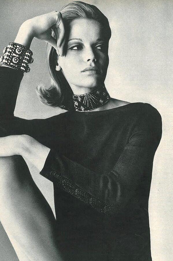 “@CancunModda: 1965 #FashionMemories photo by #IrvinPen #Veruschka for @voguemagazine ”
