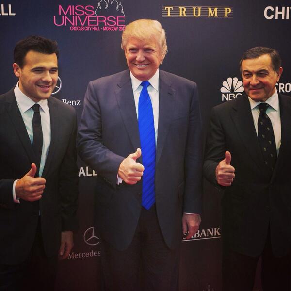 eminofficial's tweet photo. @realDonaldTrump @AgalarovAras great show in Moscow #missuniverse 2013 http://t.co/NNrcYzPDn8