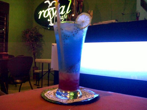 cuacaaa panas gini...
enaknya minum ini niiihhh.... 
<a href="/Royalcafe3/">Royal cafe</a>
