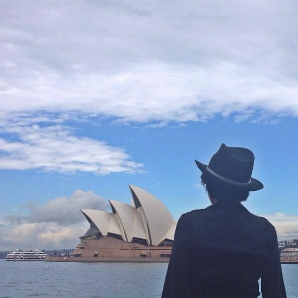 yokoono tweet picture
