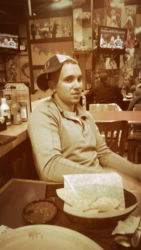 GoForChase's tweet photo. #nofilter #justeatingsomesalty #rockchack #armydan #moresalsaplease #Twitter @ltarmydan @YABOYSTORK #tweetatmebro http://t.co/V0st65sZis