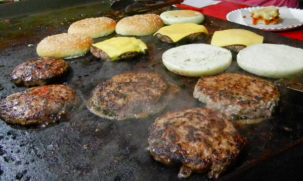 <a href="/_LosCorleone/">Corleone Foodtruck</a> @SushingonFT <a href="/LaTroqueta/">La Troqueta</a> <a href="/BuenoBonitoBist/">BuenoBonitoBistrot</a> <a href="/haimgr/">J.G.</a> igual un Angusburger de su eleccion tomenlo en cuenta