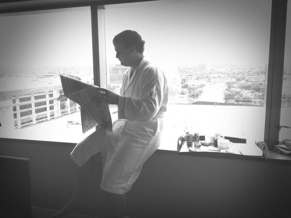 acousticjason's tweet photo. A clearly very candid photo of my stay in Texas this past weekend. #feelingprettycool #definitelynotposed http://t.co/XGXpDRYXO9