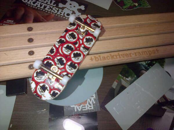 BUNKERdeck01's tweet photo. Cc @yudhairvankiang setup!!! Cool http://t.co/u03C5usy4f