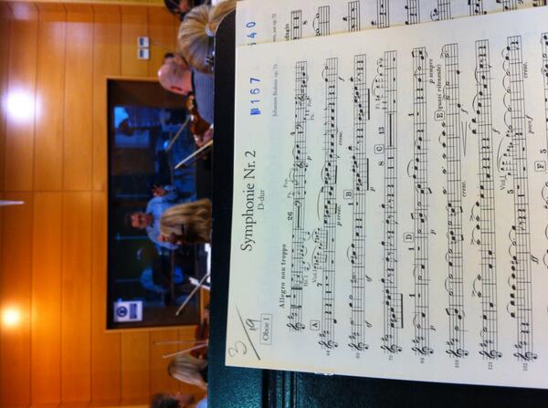 Javiarnal's tweet photo. Trabajando un poco de Brahms con el maestro Luis Remartinez @OrqSimfIB próximo concierto el viernes 15 a las 20h!! http://t.co/rOzb9BXckF