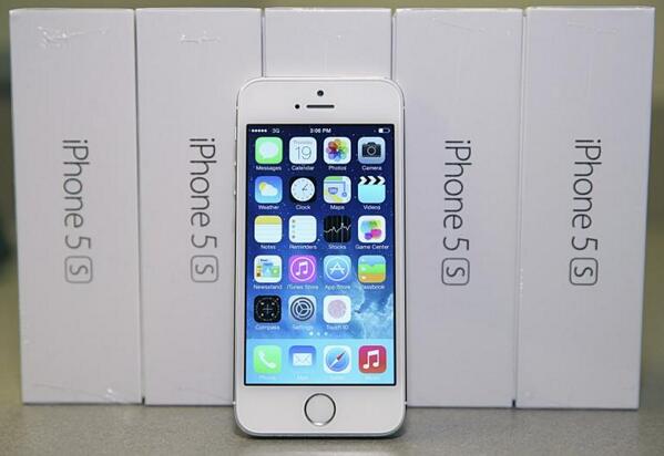 ADIPEC2013's tweet photo. Dear Valued followers, 
Pease be ready to know the names of the 1st Day 3 Winners ...
iPhones 5s http://t.co/IRAOzx9nYn