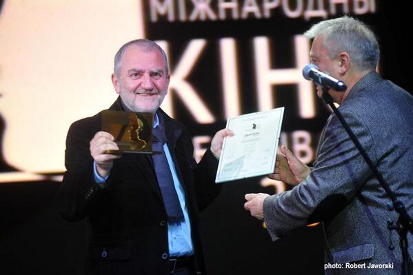 krakowfilmfest's tweet image. Minsk IFF: Krzysztof Gierat, KFF director, receives the award for 'Father and Son' on behalf of Paweł Łoziński #docs