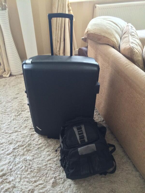 JamesGent93's tweet photo. Packed and ready for work! http://t.co/28l9oMGGT9