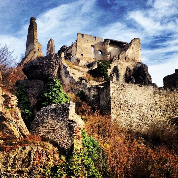 tommythewolf's tweet photo. @thehistoryguy #just climbed up to Durnstein castle,where the Lionheart was imprisoned after crusades... http://t.co/MjLkYrv2uw