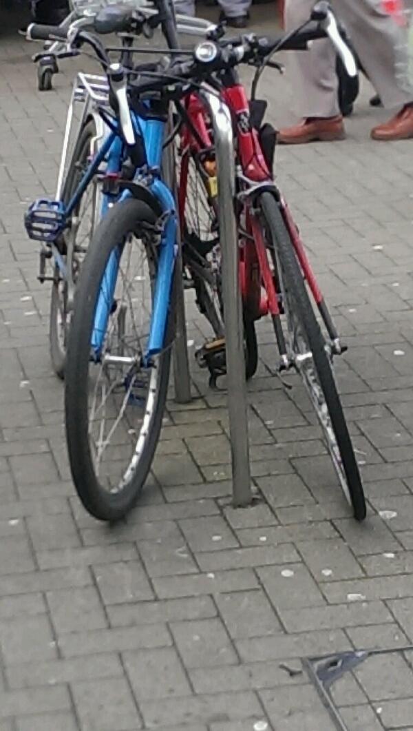 adampyne555's tweet photo. Pretty sure I've just found my stolen bike ... Dunno what to do with it though... #lostandfound http://t.co/cxr3iPPa7n