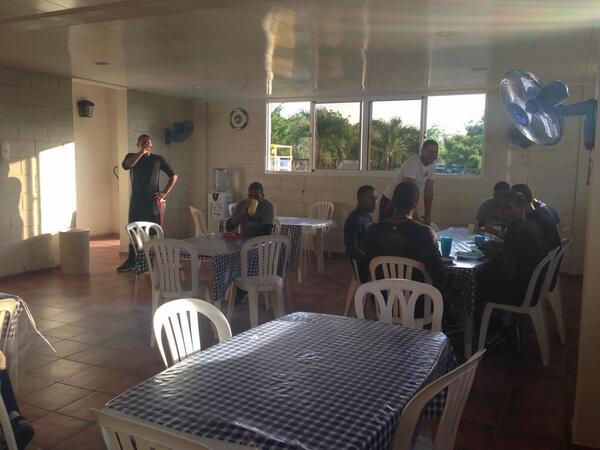 FanDuelSN_NOR's tweet image. Day in the life of a prospect at @Twins academy. 7:30 AM: Breakfast before taking the field. #SpringBaseball