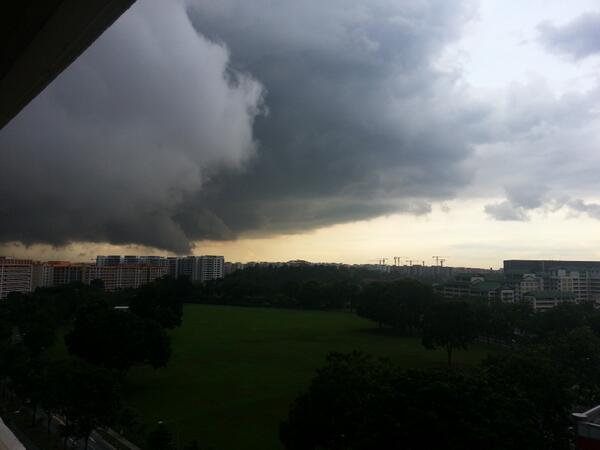 Rahmat__As's tweet image. I thought I saw Armageddon coming just now. #imaginationrunwild #nothingbettertodo