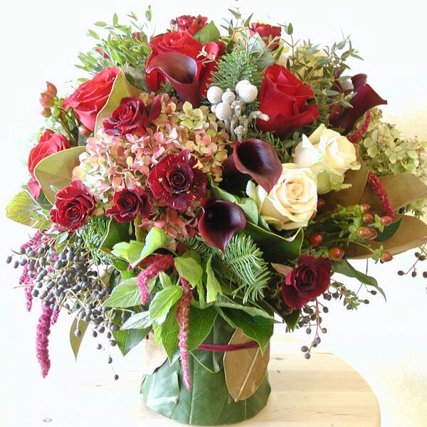 VerandasBeach's tweet photo. SoCal ~ Win a #Holiday Floral Design by Be Buds Florist, enter here ~ https://t.co/9B3SXAPpW9 http://t.co/hHNxWKUWFx