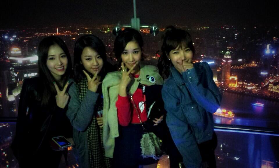 BY9BbIMCAAAy20f.jpg:large