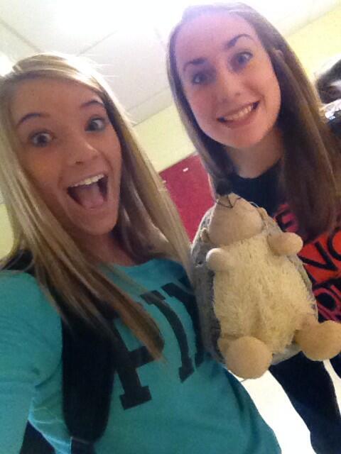 MorganSeremet's tweet image. “@Josie_Assad: LOOK WHO WE FOUND !! #HEDGIE #YOURBACK @MorganSeremet http://t.co/UPfiM8DsIo”