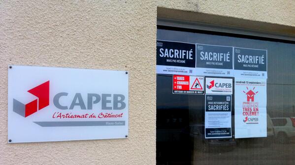 capeb70's tweet photo. #lessacrifies : La #CAPEB 70 affiche son soutien ! @les_sacrifies - http://t.co/s33GqHFHzg http://t.co/Ja1I888rgK