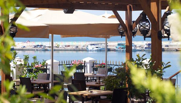 Kristal Cafe tweet media