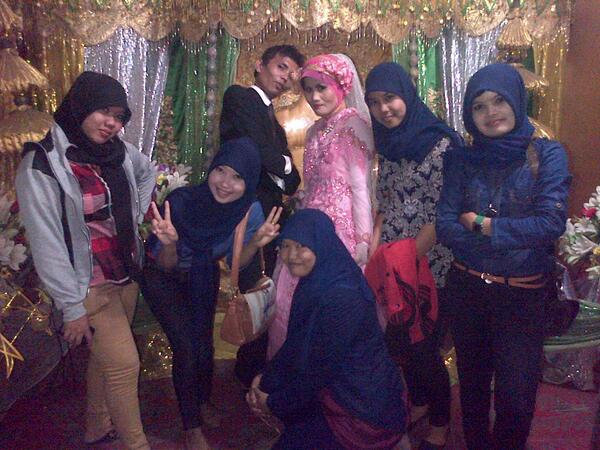 missCho_Neni's tweet photo. my friend's wedding. http://t.co/3wm9OlVOua